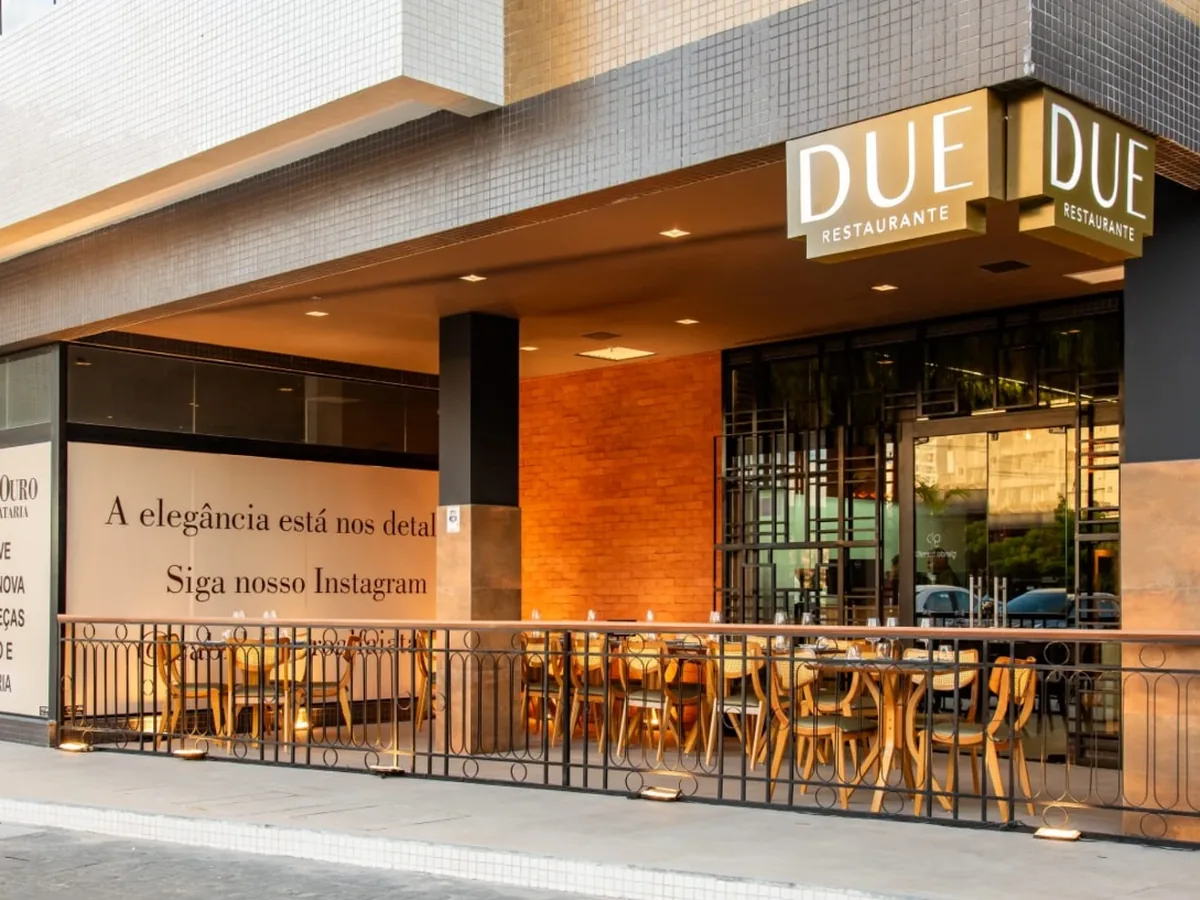 Fachada do DUE Restaurante, projeto da ArkiFood